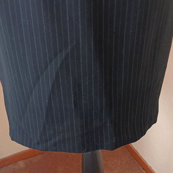 Donna Karan Essentials Pinstripe Skirt. Career. Professional - Picture 4 of 12